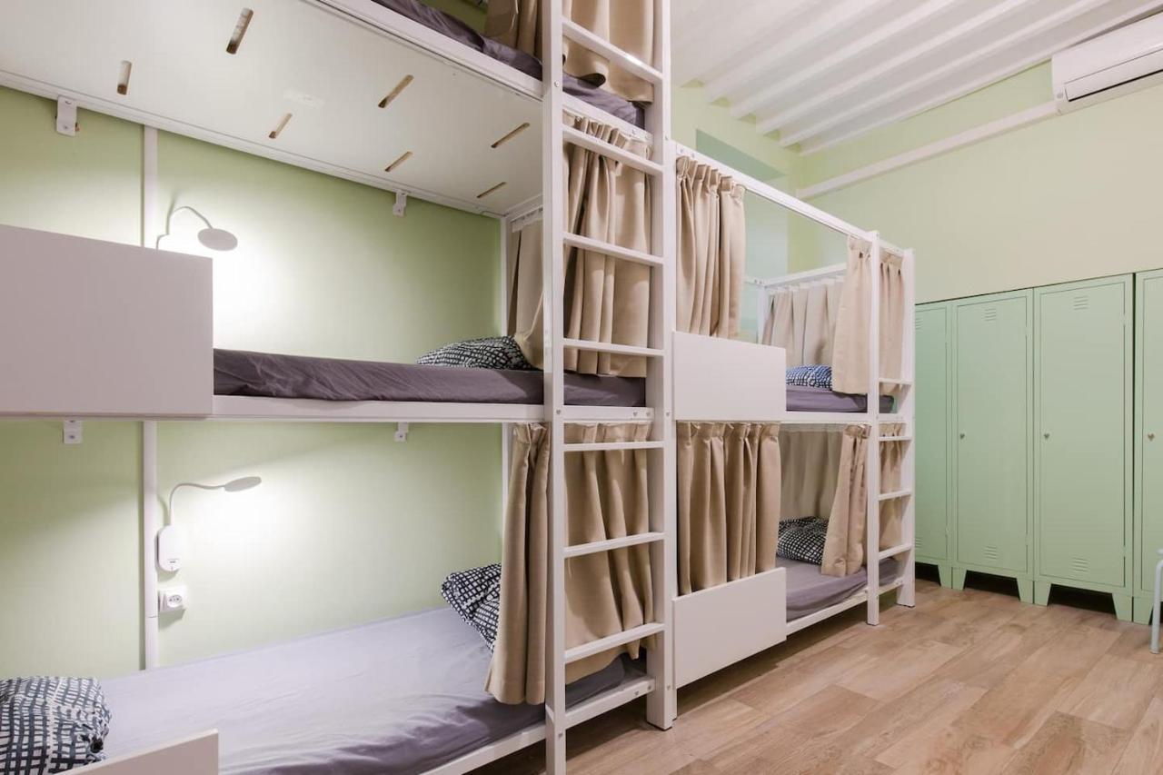 Backpackers Hostel Antibes Buitenkant foto