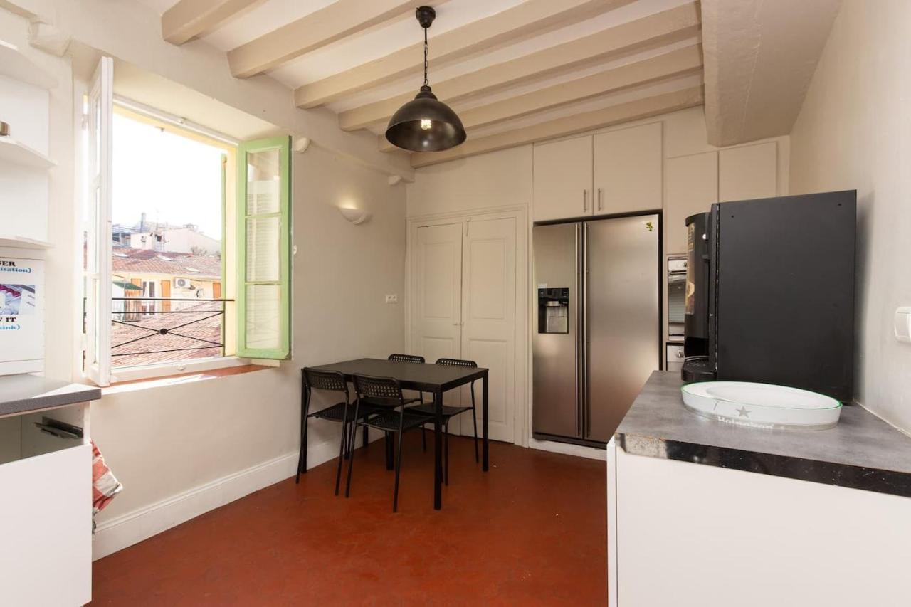 Backpackers Hostel Antibes Buitenkant foto