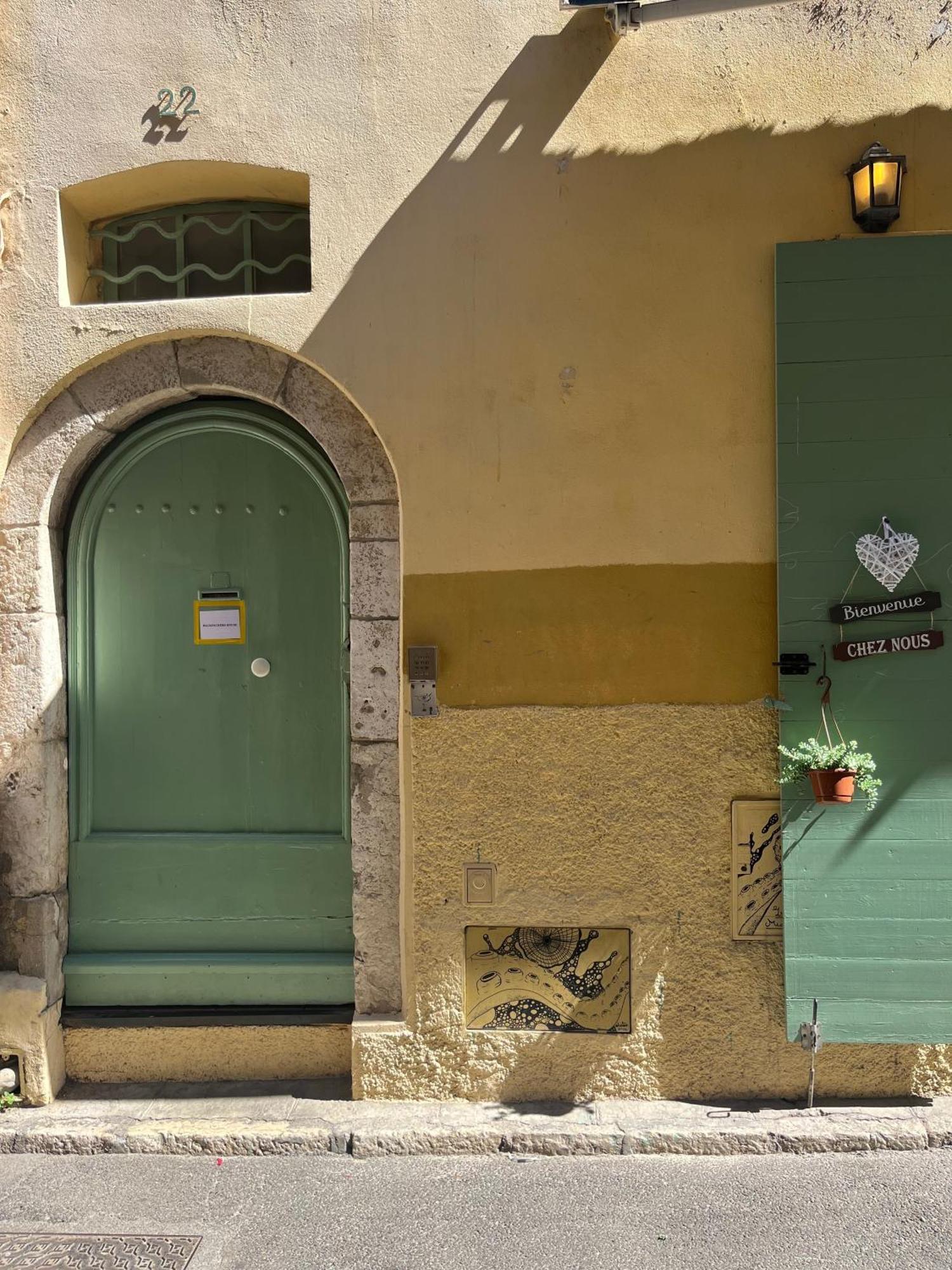 Backpackers Hostel Antibes Buitenkant foto