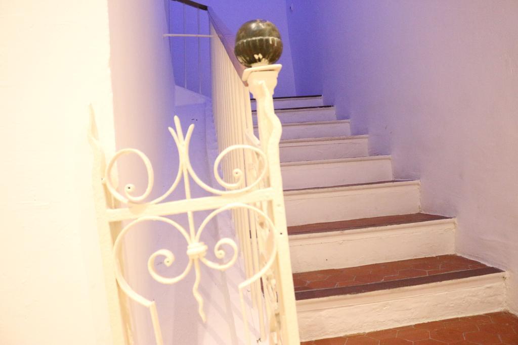 Backpackers Hostel Antibes Buitenkant foto